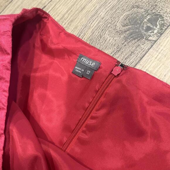 Muse Cherry Red Embroidered Fringe Skirt Size 12 NWT 100% Silk Vintage - Picture 4 of 4